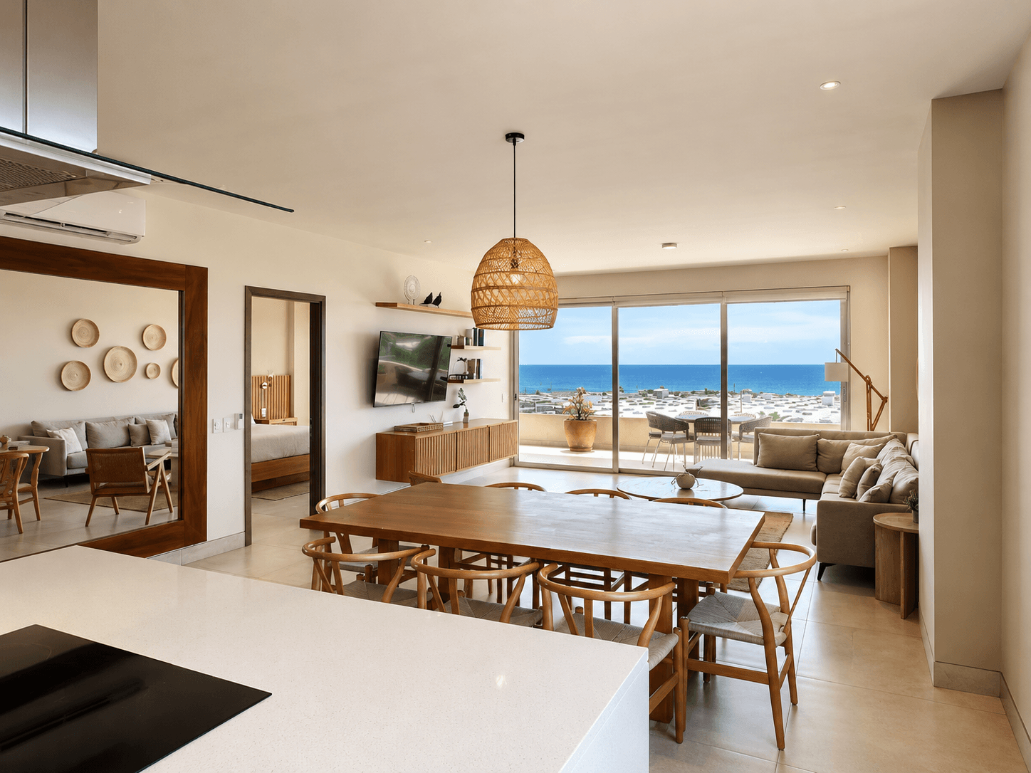 Sala, comedor y cocina con vista al Arco.
